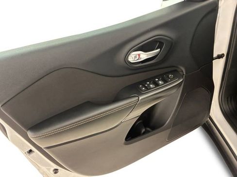 Used 2016 Jeep Cherokee Sport w/ Safety Group image 13