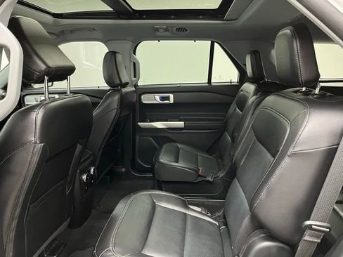 Used 2023 Ford Explorer Limited w/ Equipment Group 301A AWD/4WD image 44