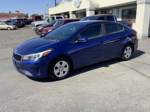 Used 2017 Kia Forte LX FWD image 19