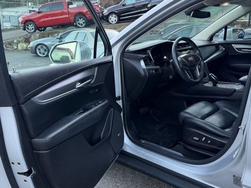 Used 2017 Cadillac XT5 Luxury w/ Driver Awareness Package image 26