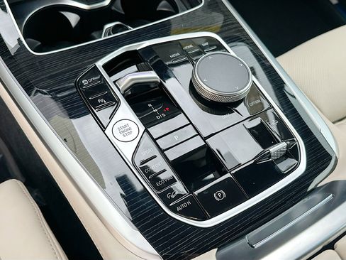 New 2026 BMW X7 M60i image 14