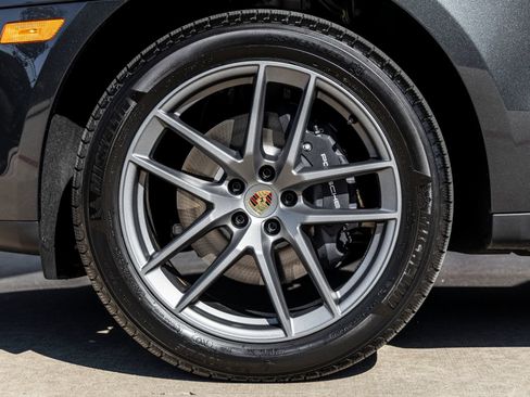 Certified 2026 Porsche Macan AWD/4WD image 13