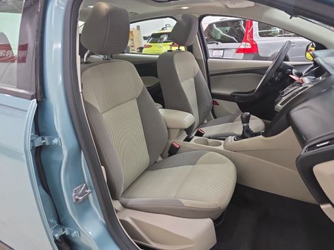Used 2012 Ford Focus SE FWD image 9