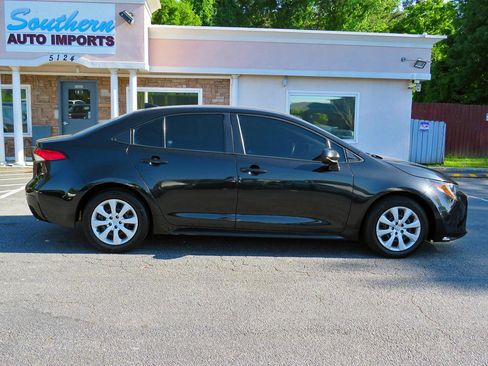 Used 2021 Toyota Corolla LE FWD image 6