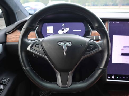 Used 2020 Tesla Model X Long Range AWD/4WD image 16