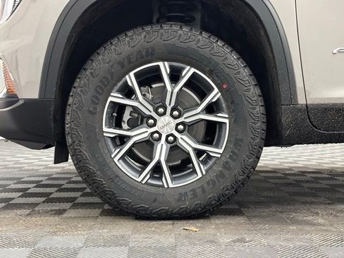 New 2026 GMC Acadia AT4 w/ Luxury Package image 17