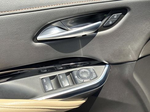 Used 2024 Cadillac XT4 Luxury w/ Cold Weather Package FWD image 19