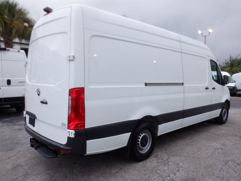 Used 2022 Mercedes-Benz Sprinter 2500 image 9