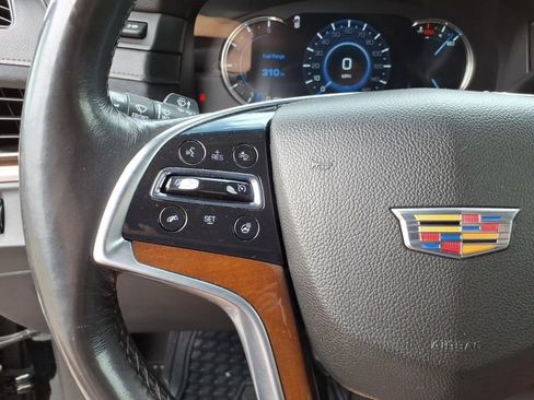 Used 2018 Cadillac Escalade ESV Premium Luxury RWD image 9