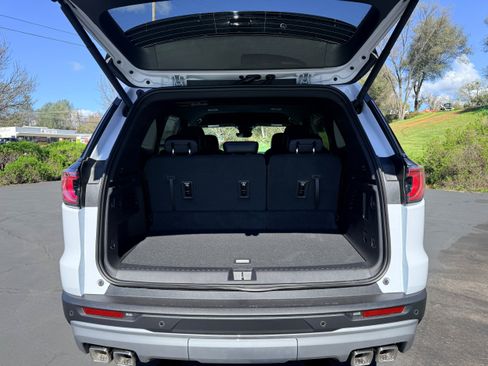 New 2026 GMC Acadia Elevation w/ Elevation Premium Package AWD/4WD image 7