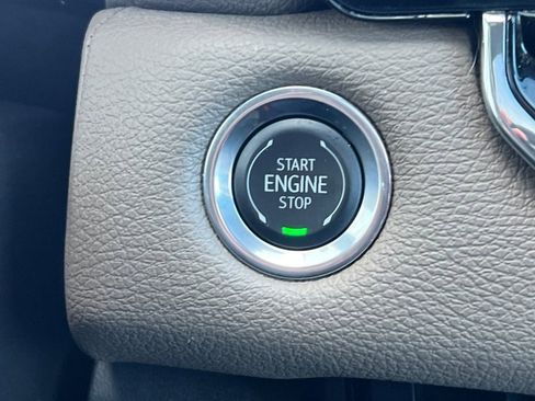 Certified 2025 GMC Canyon Denali image 16