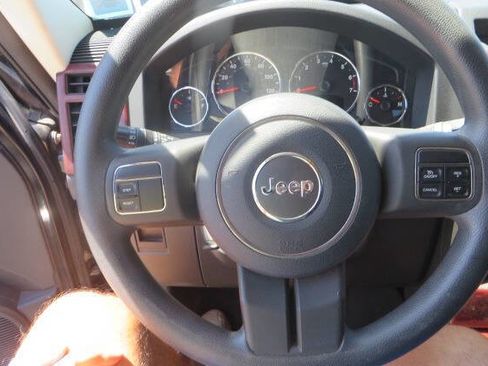 Used 2012 Jeep Liberty Sport image 45