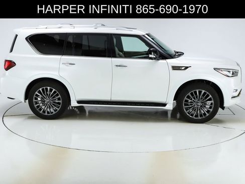 Used 2024 INFINITI QX80 Sensory image 11