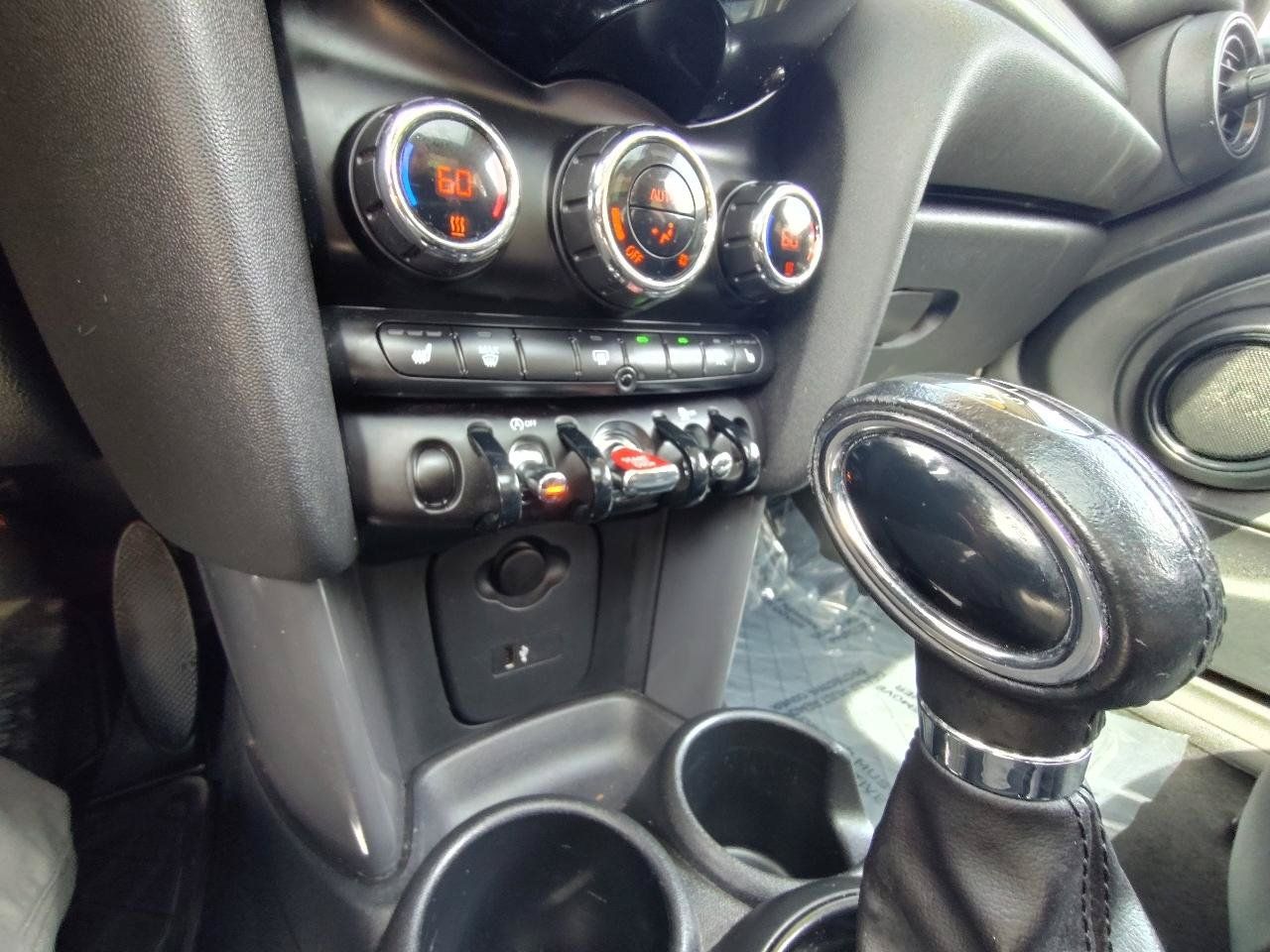 Used 2019 MINI Cooper 4-Door Hardtop FWD image 22