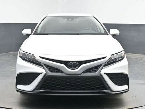 Used 2023 Toyota Camry SE FWD image 3