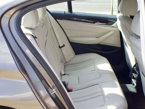 Used 2018 BMW 530i RWD image 51
