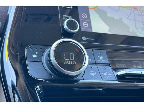 Used 2022 Toyota Highlander XLE image 30