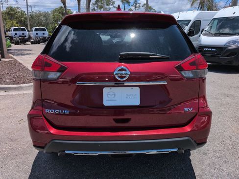 Used 2017 Nissan Rogue SV FWD image 6