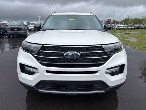 Used 2023 Ford Explorer XLT w/ Equipment Group 202A AWD/4WD image 3