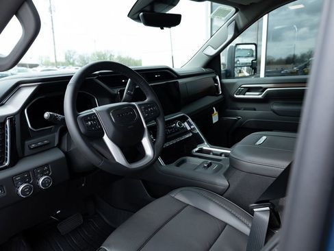 New 2026 GMC Sierra 2500 Denali w/ Technology Package AWD/4WD image 19