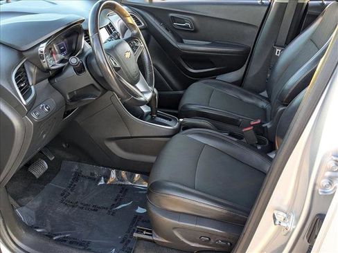 Used 2019 Chevrolet Trax LT w/ LT Convenience Package FWD image 15