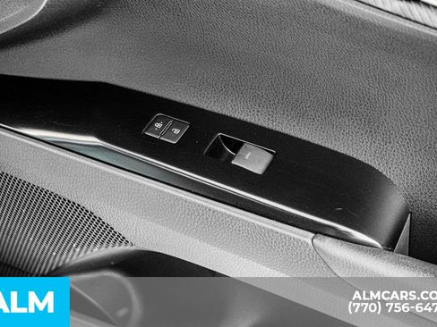 Used 2025 Toyota Camry SE image 48