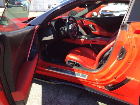 Used 2015 Chevrolet Corvette Z06 w/ 3LZ Preferred Equipment Group image 5