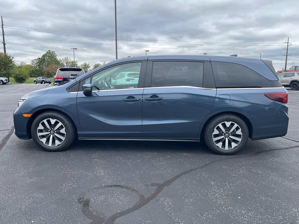 Used 2025 Honda Odyssey EX-L image 2