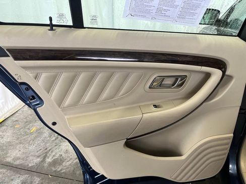 Used 2017 Ford Taurus Limited image 22