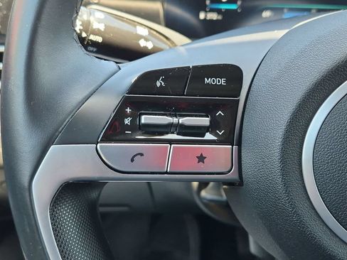 Used 2025 Hyundai Elantra SEL FWD image 21