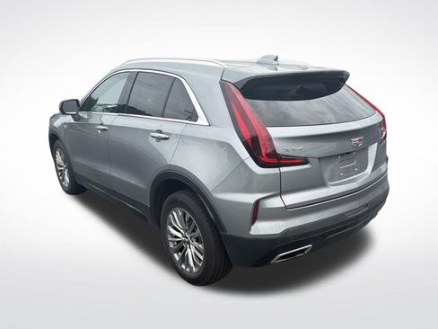 Used 2025 Cadillac XT4 Premium Luxury FWD image 7