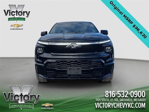 Used 2024 Chevrolet Silverado EV RST image 2