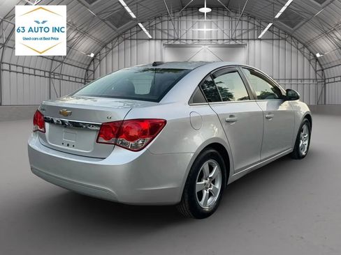 Used 2015 Chevrolet Cruze LT w/ Sun And Sound Package image 5