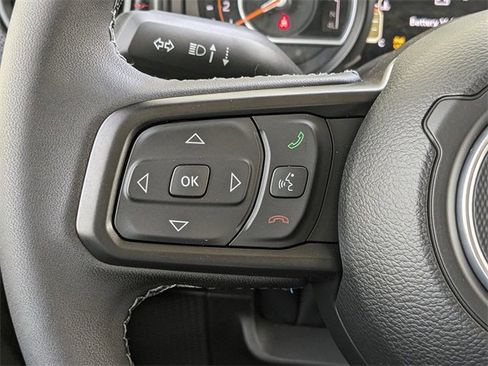 Used 2025 Jeep Wrangler Rubicon image 21