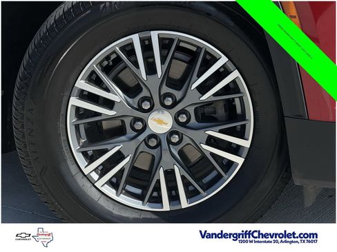 Used 2024 Chevrolet Traverse LT w/ LPO, Floor Liner Package FWD image 8