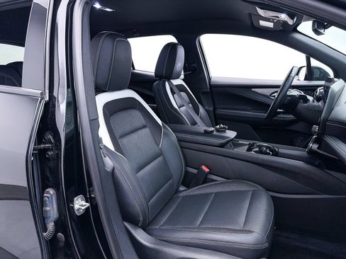 Used 2024 Chevrolet Blazer EV LT AWD/4WD image 35