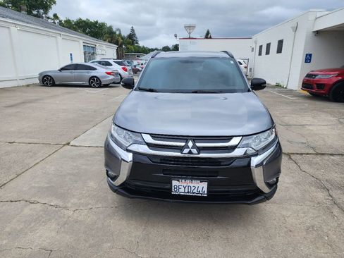 Used 2018 Mitsubishi Outlander SE FWD image 8