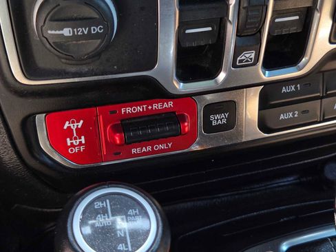Used 2021 Jeep Wrangler Unlimited Rubicon 4xe AWD/4WD image 39