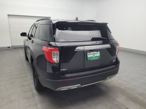 Used 2023 Ford Explorer XLT w/ Equipment Group 202A AWD/4WD image 5