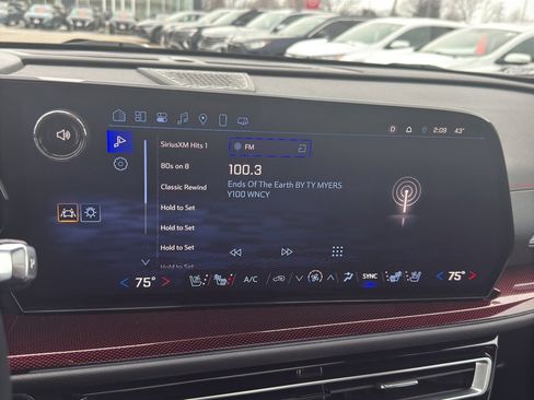 Used 2024 Chevrolet Traverse RS w/ LPO, Floor Liner Package image 19