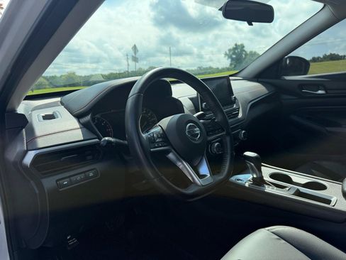 Used 2019 Nissan Altima 2.5 SR FWD image 10