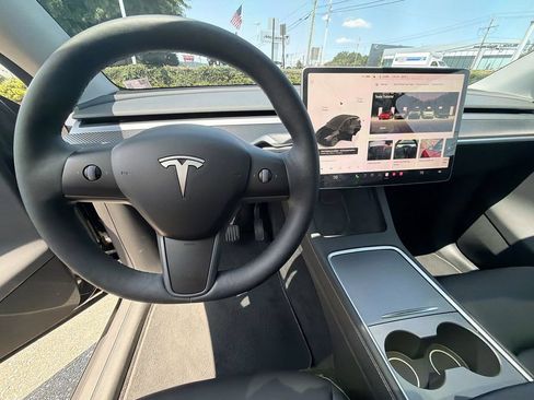 Used 2023 Tesla Model Y Long Range AWD/4WD image 26