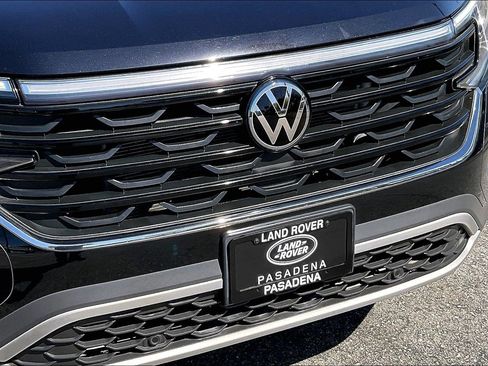 Used 2024 Volkswagen Atlas Cross Sport SE FWD image 31
