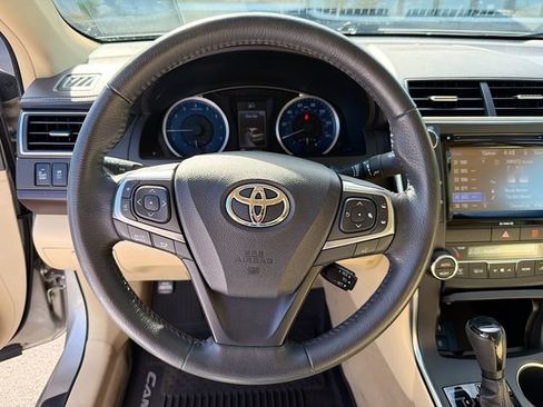Used 2017 Toyota Camry XLE w/ Moonroof Package FWD image 12