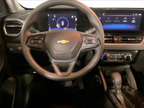 Used 2025 Chevrolet TrailBlazer LT AWD/4WD image 6
