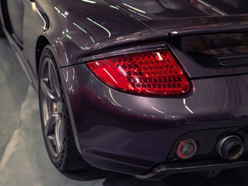 Used 2005 Porsche Carrera GT RWD image 29