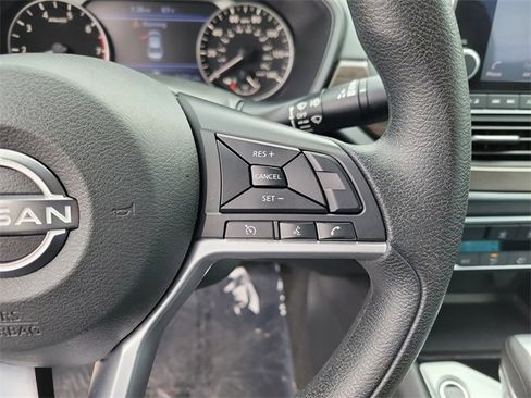 Used 2024 Nissan Altima 2.5 SV image 15