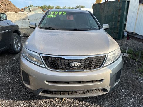 Used 2014 Kia Sorento LX image 2