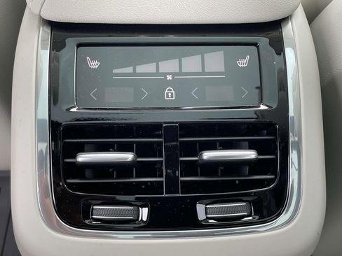 New 2026 Volvo XC60 B5 Ultra w/ Protection Package Premier image 4