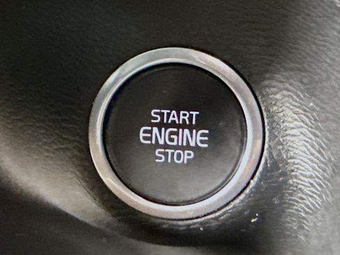 Used 2020 Volvo XC40 T5 Inscription image 21